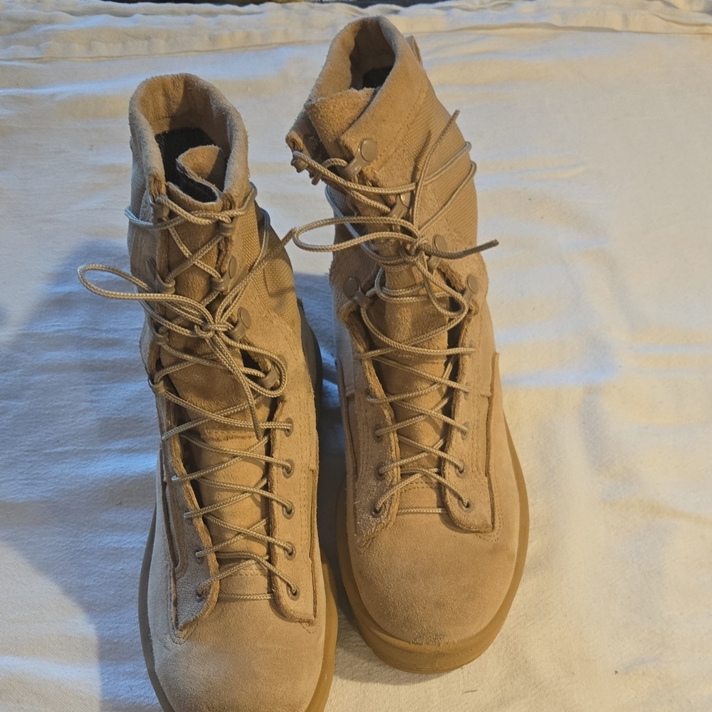 Wellco Tan Lace-Up Military Flight & Combat Leather Vibram Sz. 7.5 Boots NWOT